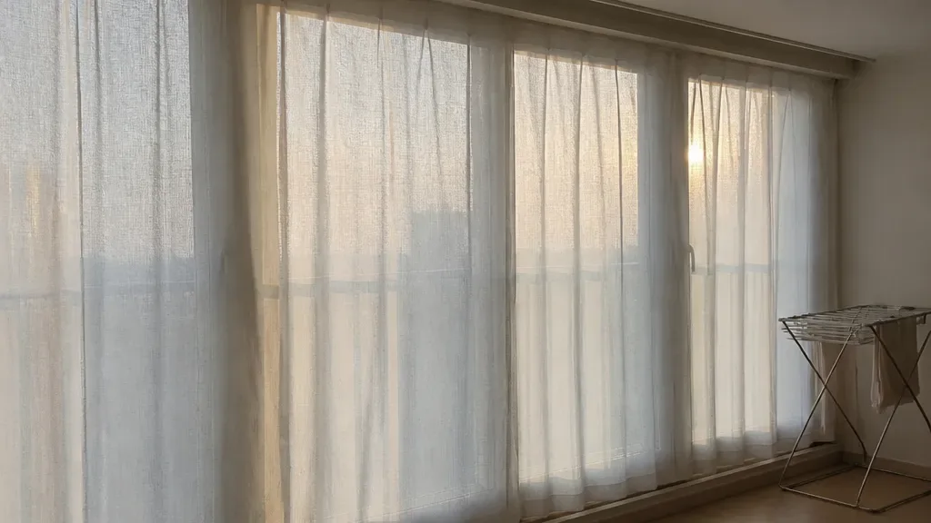 린넨커튼이 필요한 순간 예시